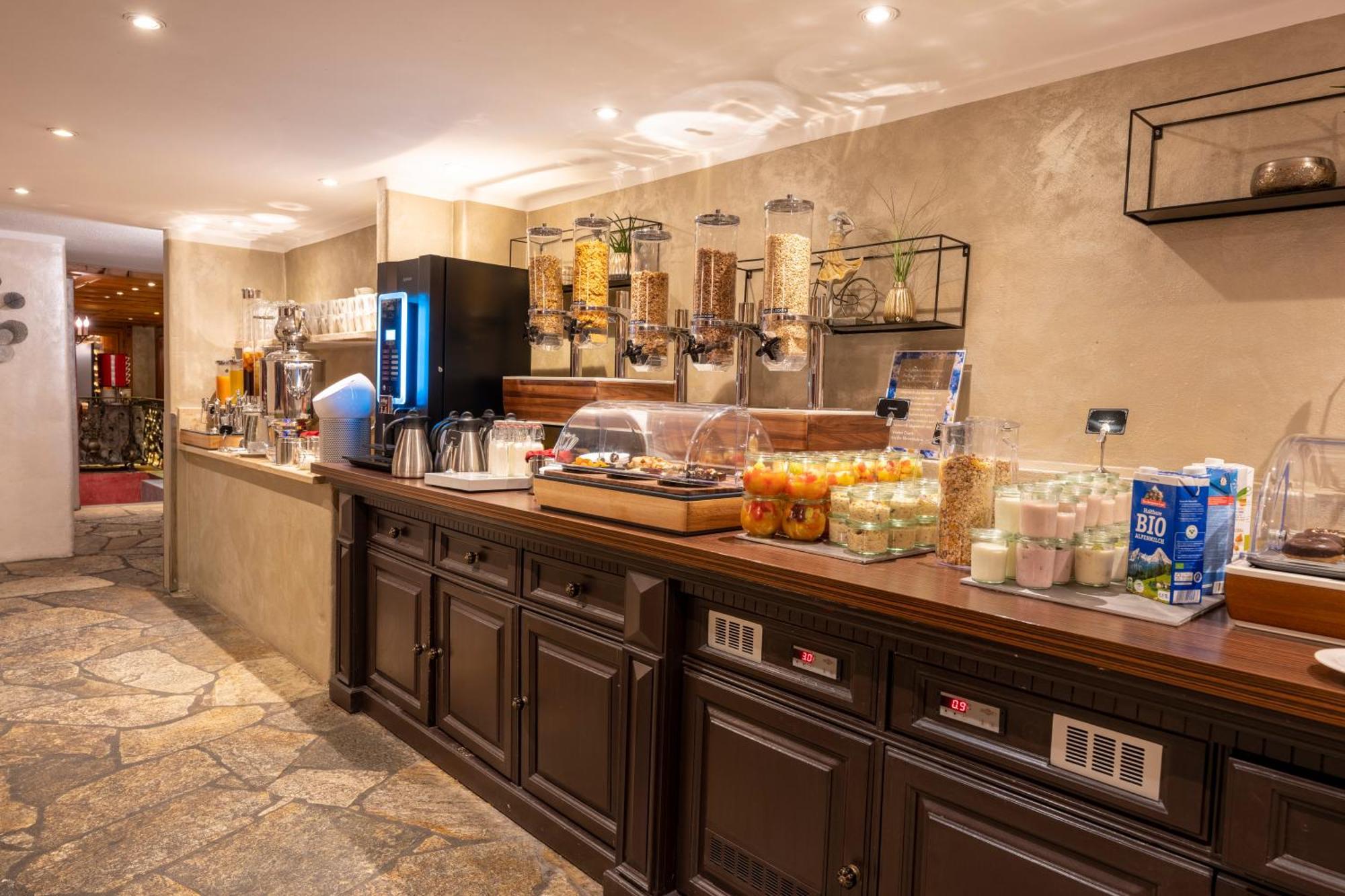 אוברשטאופן Alpin & Wellness Resort Hotel Ludwig Royal מראה חיצוני תמונה